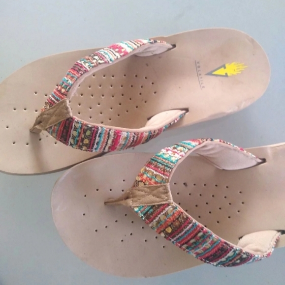 Volatile Thongs - Picture 3 of 7